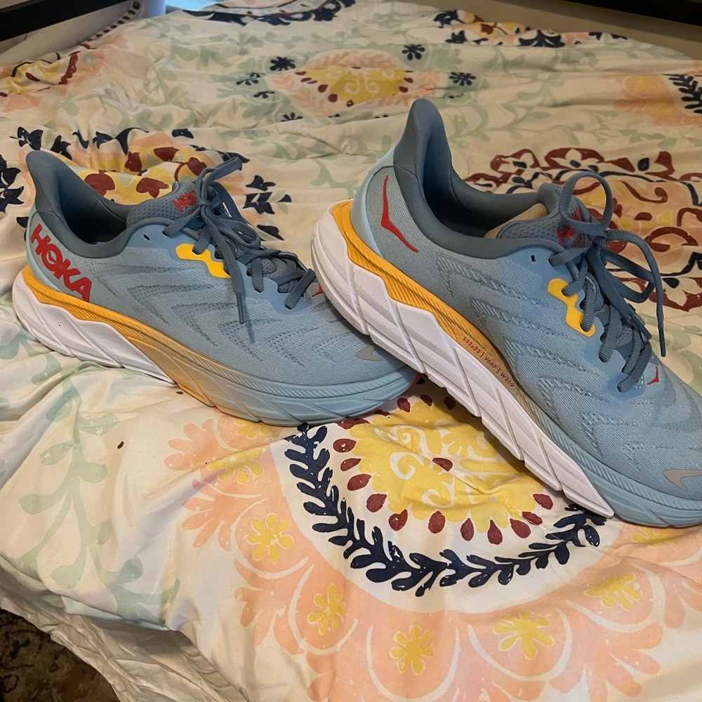Hoka Men’s Arahi 6 Size 9 2E Extra Wide Width Only Worn Once
